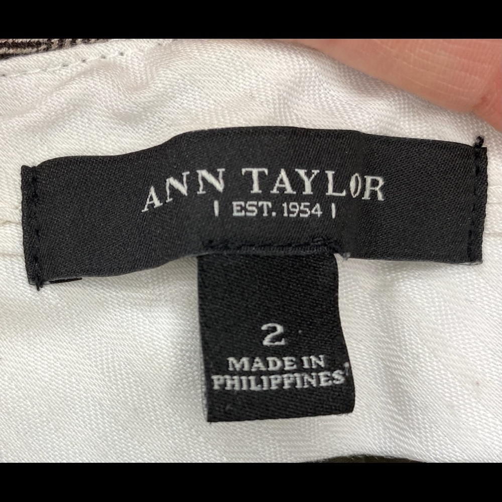 Ann Taylor Size 2 Lined Brown Pant - Picture 3 of 4